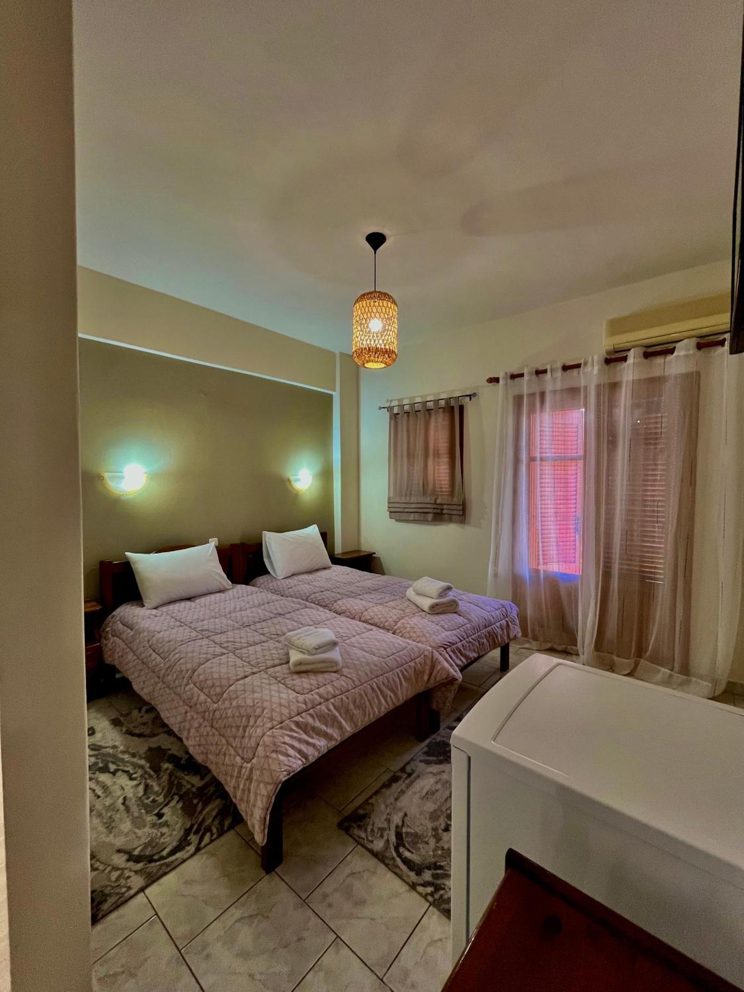 Voula Pansion Hotell Kardhamili Exteriör bild